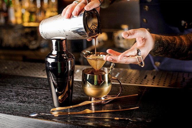 Private Speakeasy Pub Crawl in Chicago with Local Historian - Entering Chicago through the Prohibition door