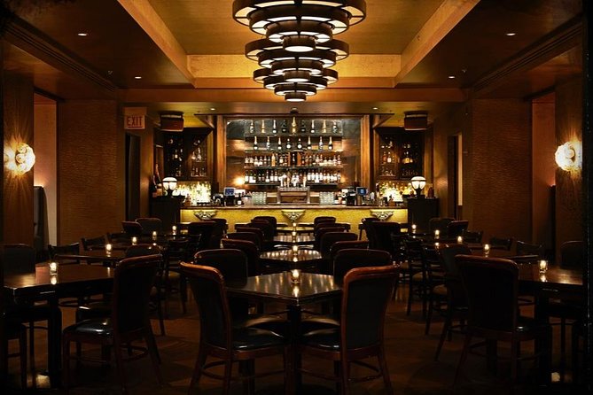 Private Speakeasy Pub Crawl in Chicago with Local Historian - Choosing drinks without a surprise bill