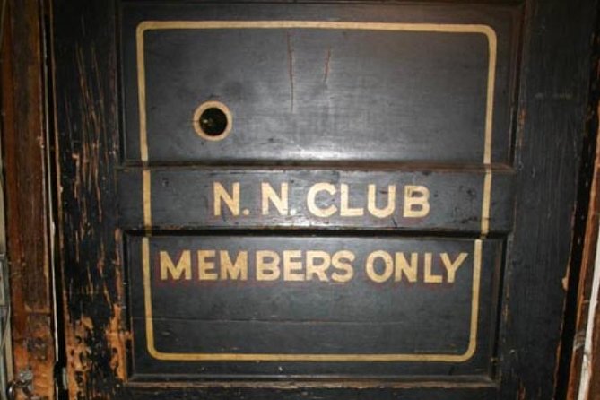 Private Speakeasy Pub Crawl in Chicago with Local Historian - The stories behind bootlegging and racketeering