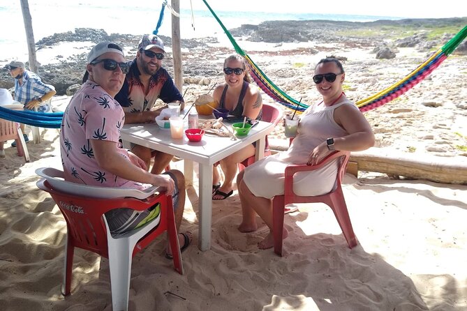 Private Tacos and Bar Hopping Tour in Cozumel - San Martin’s Broad Beach and Lookout