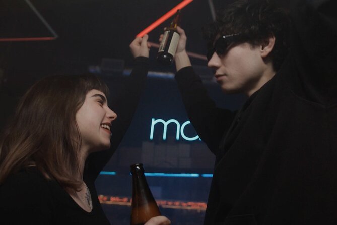 Pub Crawl Barcelona: 4 nightclubs + shots + skip-the-line entry - Three bars, three shots, and a changing route