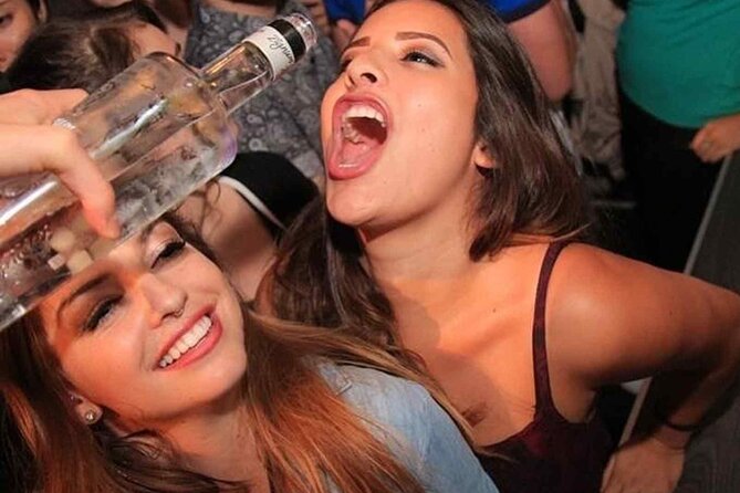 Pub Crawl Barcelona by EVOLVE The BEST night experience - The first hour is the social engine