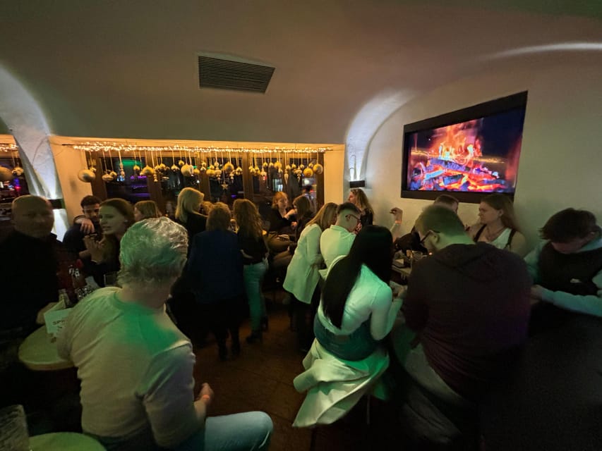 Pub crawl incl. Oktoberfest museum guided tour with beer tasting (private) - Starting at Munich’s Beer and Oktoberfest Museum