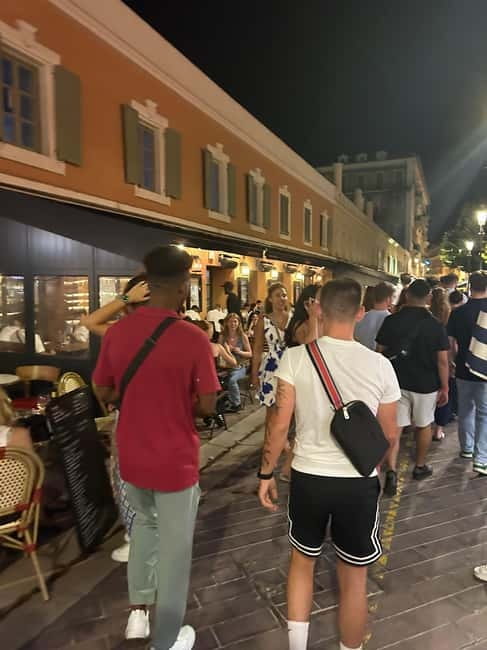 Pub Crawl Paris: Drink, Laugh, Meet the World - Three more bars, three different party stops