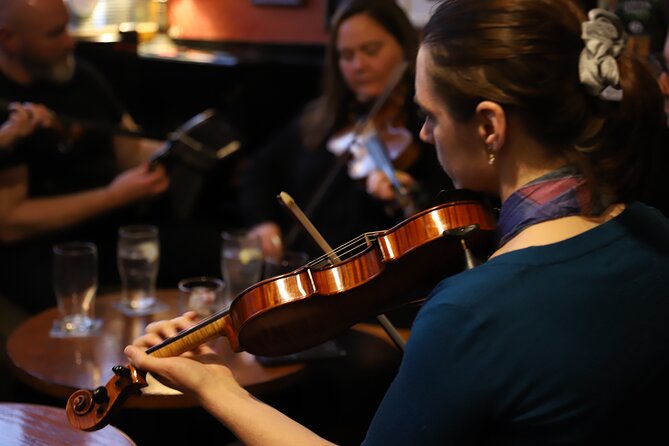 Real Dublin Traditional Music Pub Tour - Starting near Smithfield and finding the first session