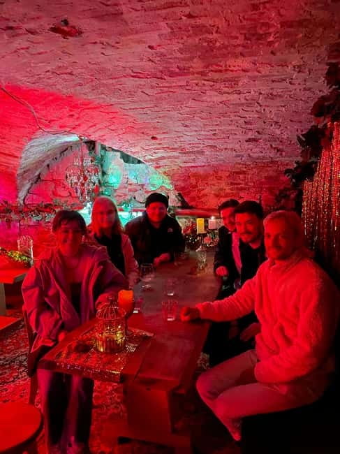 Riga Evening Adventure: Pub Crawl & Games Night - How the guide affects the whole evening