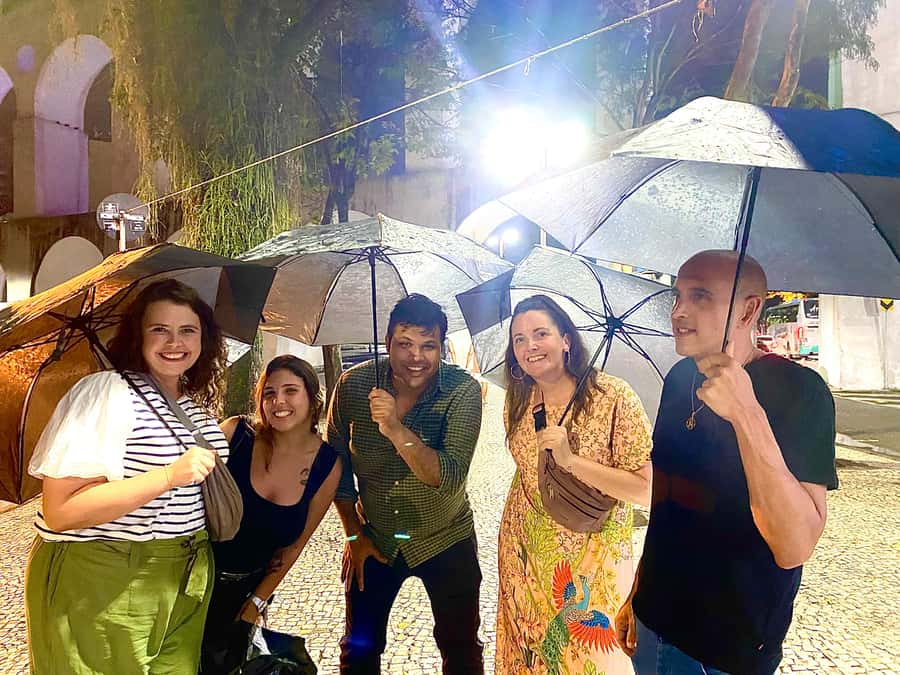Rio: Pub Crawl in Lapa with Cachaça Tasting and Live Samba - Who will enjoy this most