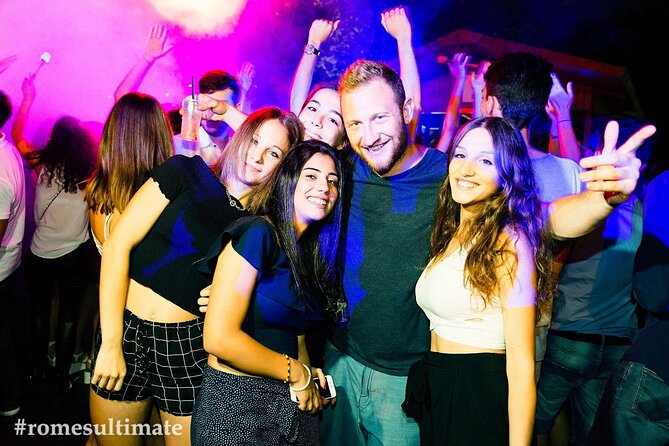Rome's Ultimate Party aka the Spanish Steps Pub Crawl - The second and third stops: welcome shots, conversation, and less certainty