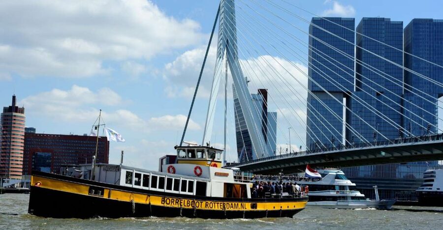 Rotterdam: Pub Cruise with Drinks and Bites - Who will enjoy Uncle Aad most?