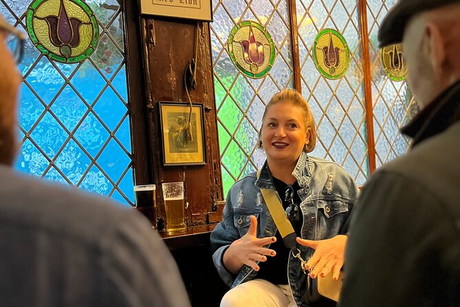 Royal Historic Pubs Walking Guided Tour in London - How the royal stories add value