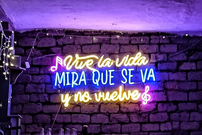 Salsa Bar Hopping in Cali - La Colina Tertuliadero and the first dance steps