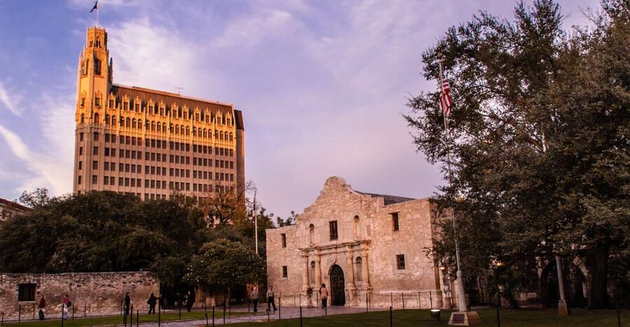 San Antonio: Guided Haunted Pub Crawl - San Antonio ghosts, historic streets, and a pub-crawl format