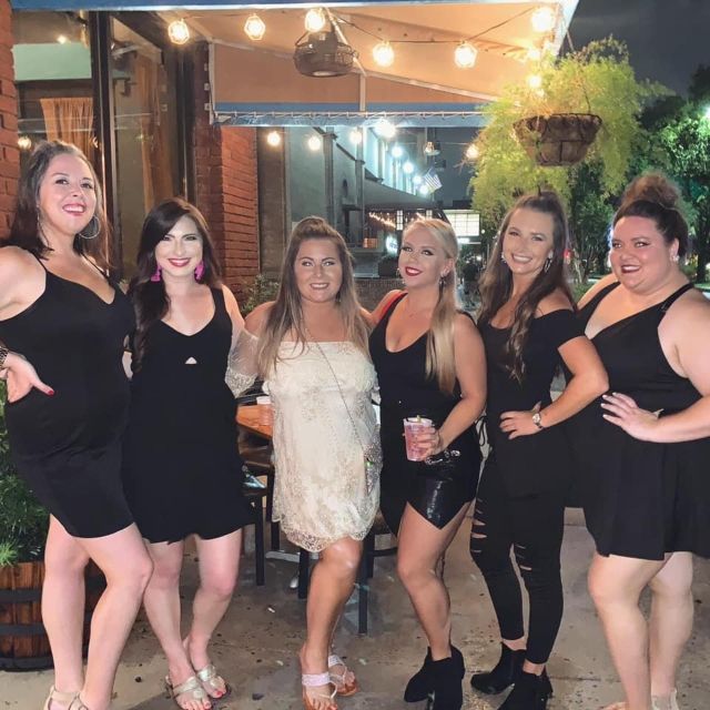 Savannah: Drag Queen Guided Pub Crawl with Sing-a-Longs - Sing-a-longs, runway walks, and a social crowd