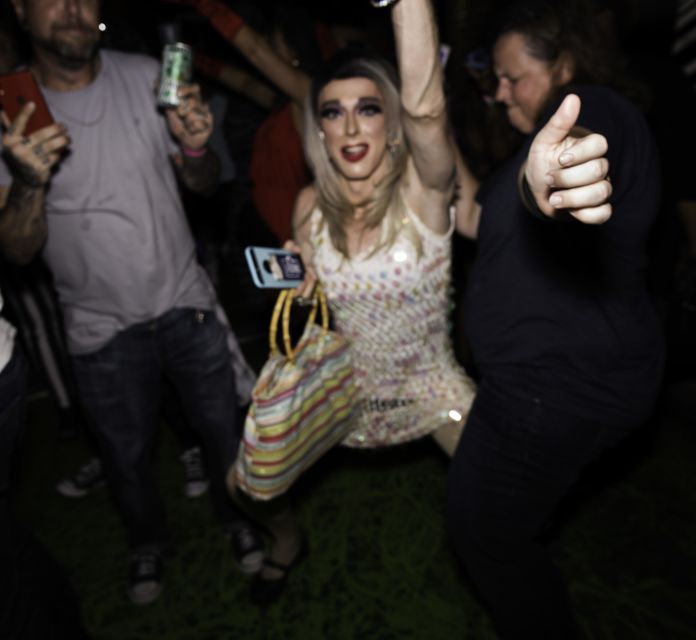 Savannah: Drag Queen Guided Pub Crawl with Sing-a-Longs - Who will enjoy this Savannah night out?