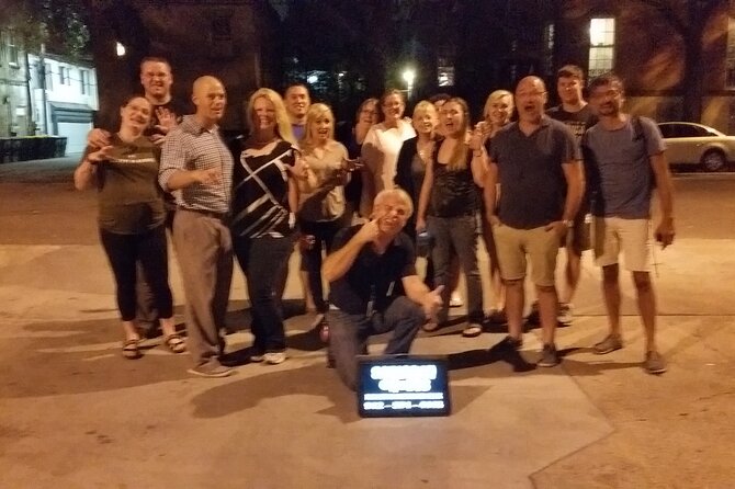 Savannah Ghost Tour with the Guy in the Kilt + Bar Stops - Walking through Savannah’s haunted Historic District