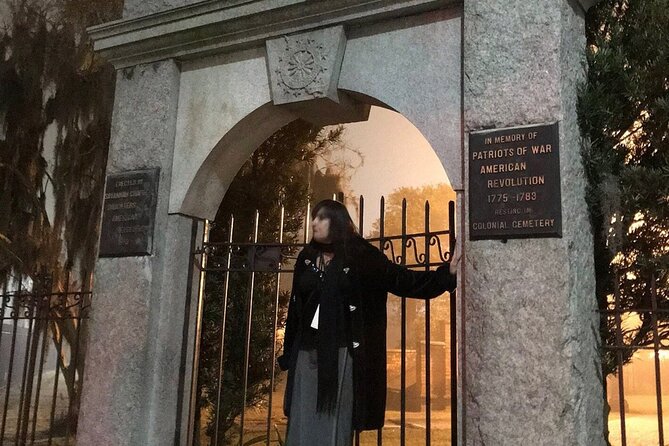 Savannah Haunted Pub Crawl Walking Tour - 17Hundred90 and its lingering ghost stories