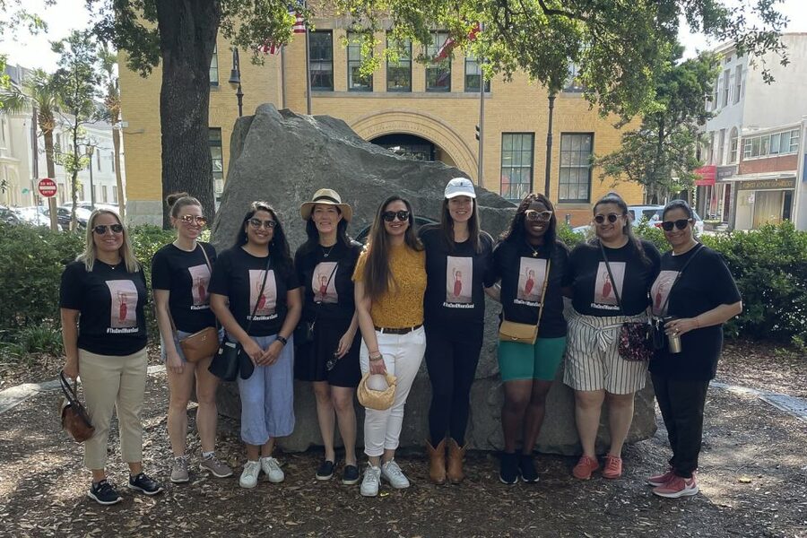 Savannah: Historical Pub Crawl Tour with Drinks Included - Historic squares, ghost sightings, and grim stories