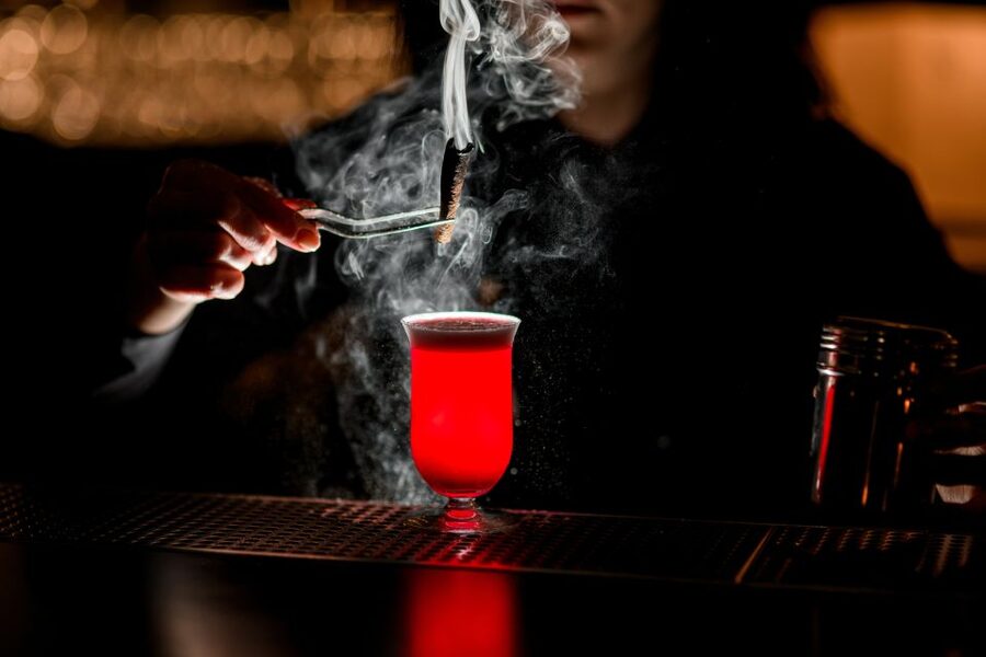 Savannah: Midnight in the Garden Walking Tour and Pub Crawl - Key points to know before you go
