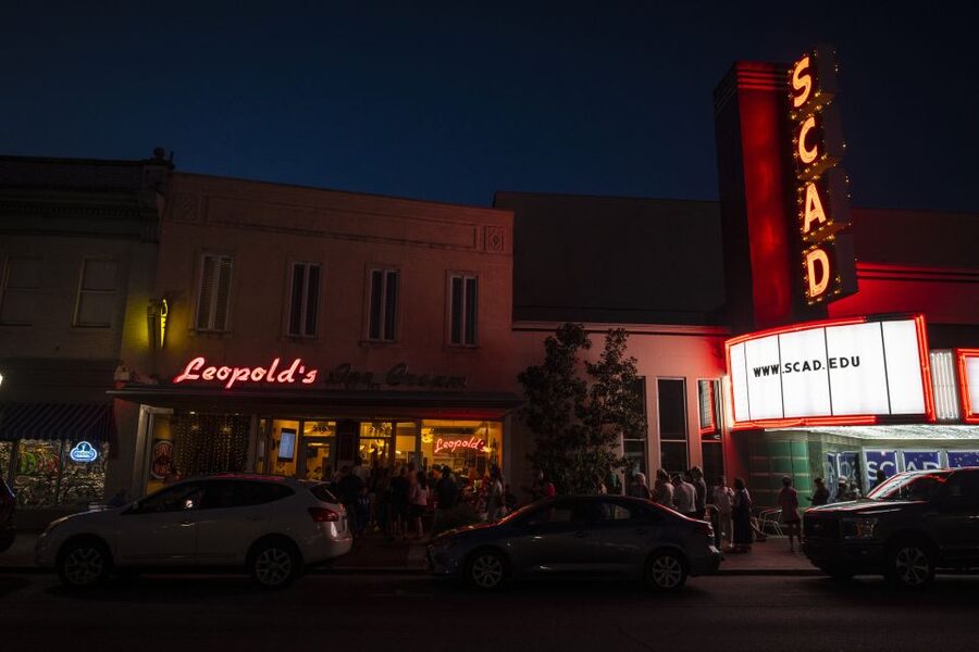Savannah: Midnight in the Garden Walking Tour and Pub Crawl - Who will enjoy this Savannah night out