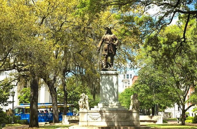 Savannah Terrors: Spirits & Spirits Haunted Pub Crawl - Four taverns, eight eerie stops, and one Savannah night