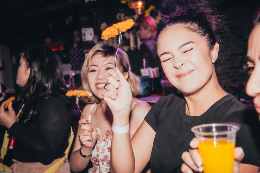 Seoul: Premium Pub Crawl with Open Bottles - Friday energy versus a quiet Wednesday
