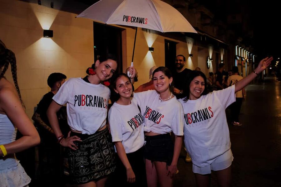 Seville: 3 Bars Pub Crawl + VIP Club Entrance & 3 Free Shots - The first hour at Alameda 47