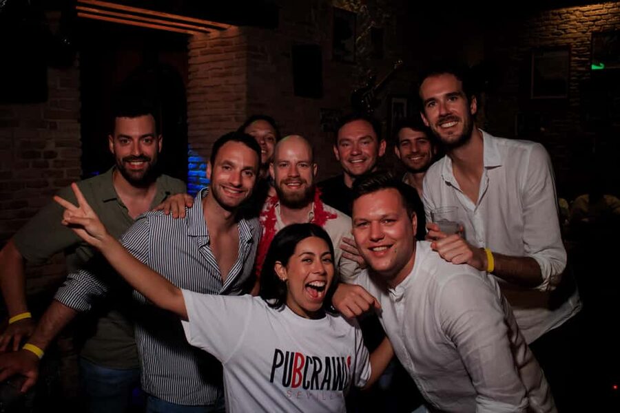 Seville: 3 Bars Pub Crawl + VIP Club Entrance & 3 Free Shots - What to wear and bring