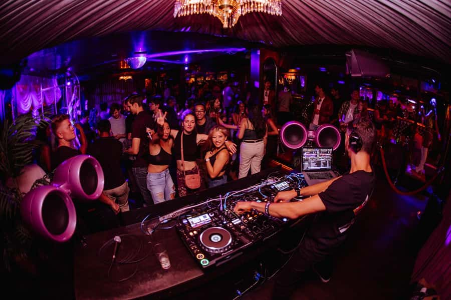 SF Pub Crawl and Clubbing Experience - What the 3.5-hour evening looks like