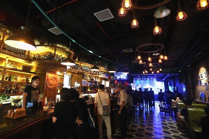 Shanghai bar hopping tour in the former french concession - Why the French Concession works for a bar crawl