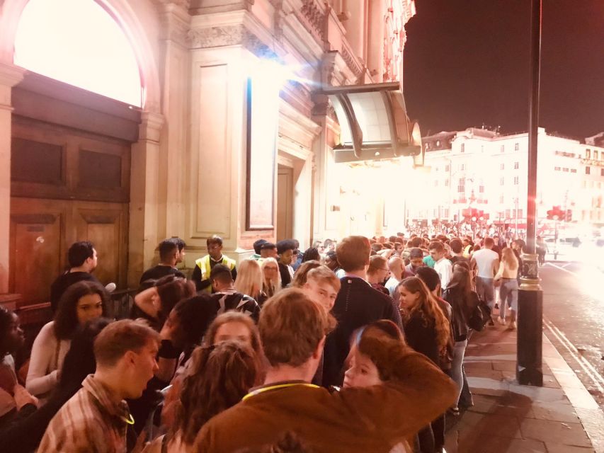 Shoreditch Pub Crawl - Party hosts, games, and meeting people
