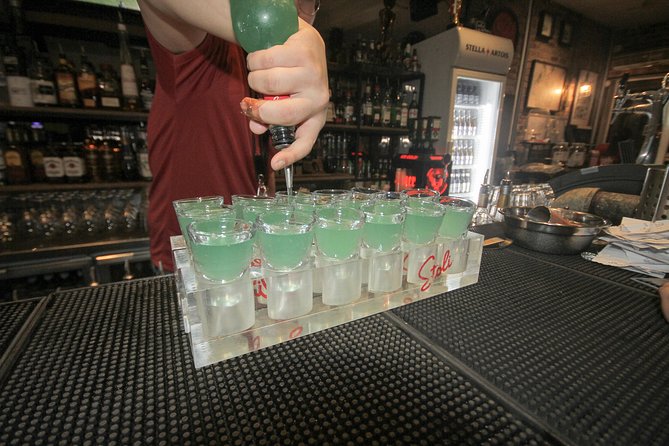 Singapore Pub Crawl - What kind of Singapore night is this?