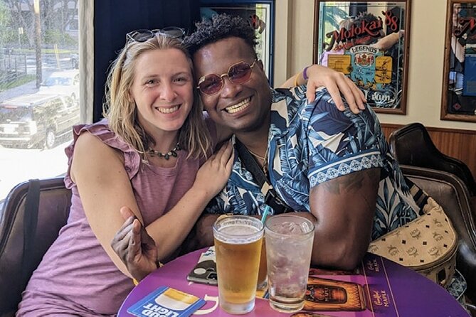 Sips & Secrets of Hawaii Pub Crawl - The walking pace and group size