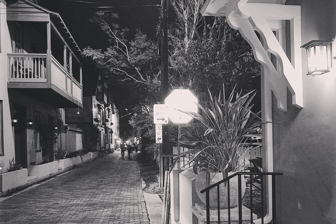 Spirits with the Spirits haunted pub crawl - drinks included - Four drinks and a walk through haunted St. Augustine