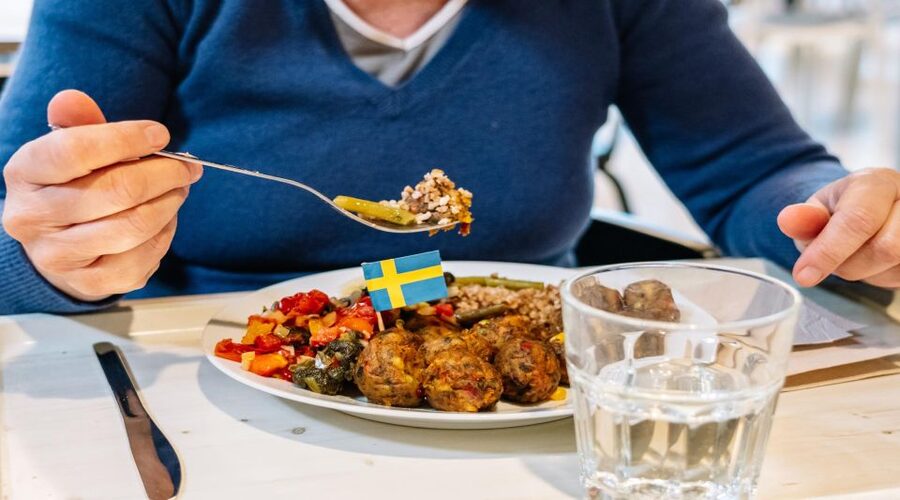 Swedish Beer Tasting Tour in Stockholm Old Town Pubs - Six beers and Swedish appetizers in three hours