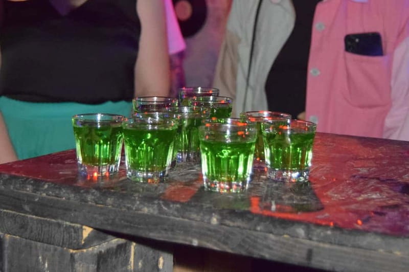 Tbilisi: City Pub Crawl with welcome shots in game format - Practical timing and booking advice