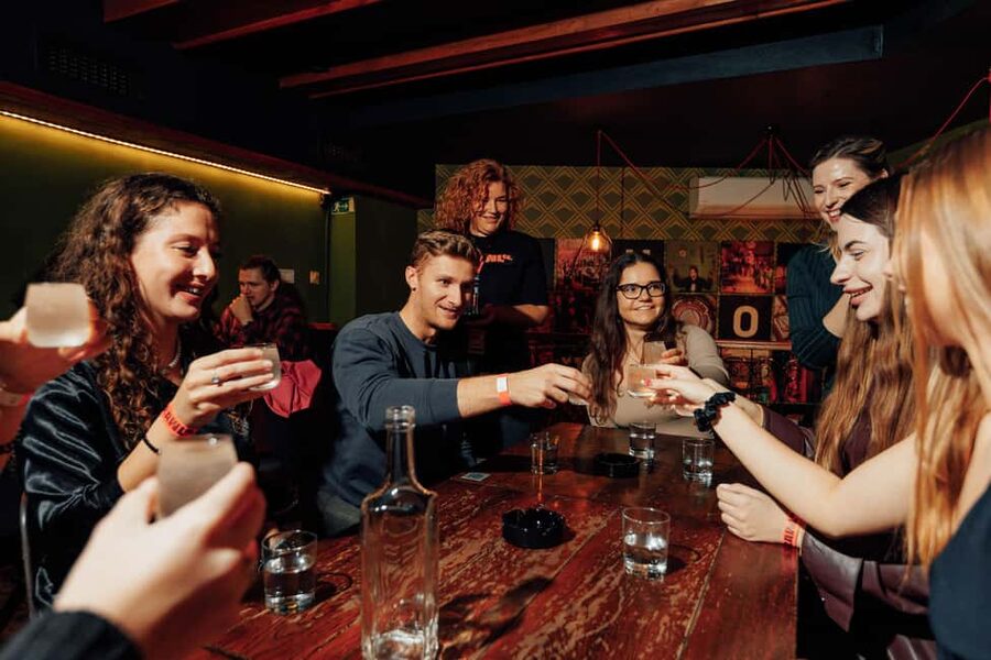 The Crawl Co. – Kreuzberg Alternative Pub & Bar Experience - Key points at a glance