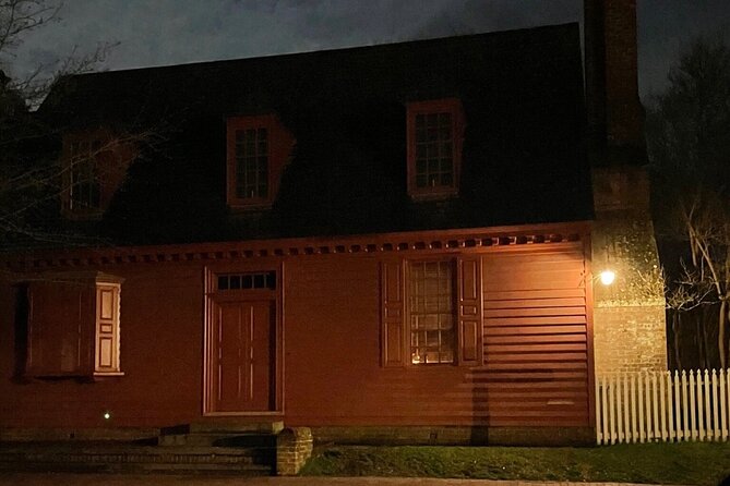 The Murder Tour and Pub Crawl - Williamsburg after dark, with murder instead of ghosts