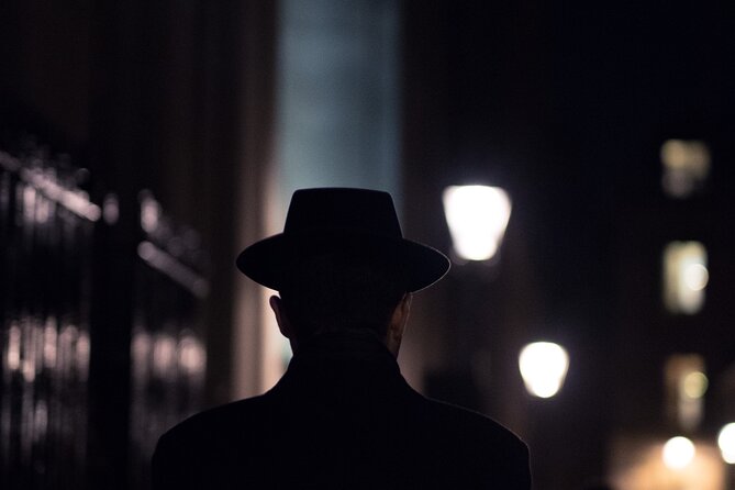 The murders of Jack the Ripper with a pub - Spitalfields and the murder sites of Mary Ann Nichols and Catherine Eddowes