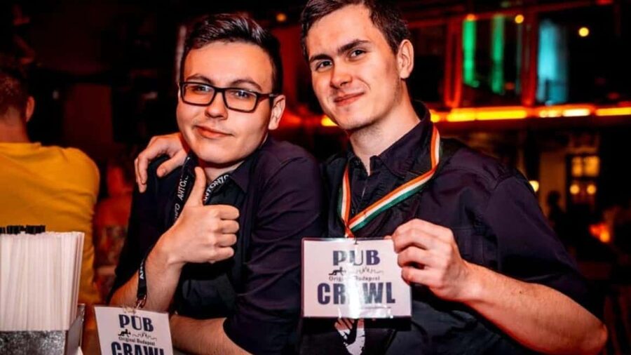 The Original Athens Pub Crawl With VIP Club Entry - The main drawback: the night depends on the group