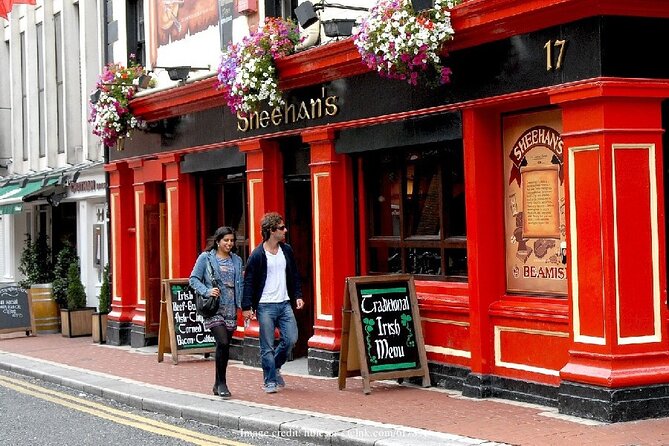 The True Dublin Experience: Private Irish Pub Culture Tour - Understanding Guinness instead of simply ordering it