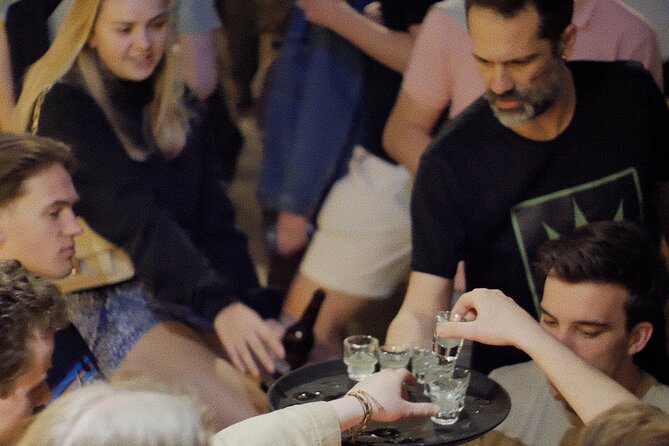 Thursday & Friday Night Pub Crawl for Professionals in Athens - Key points to know before you book
