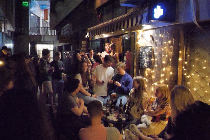 Thursday & Friday Night Pub Crawl for Professionals in Athens - Timing, group size, and pacing