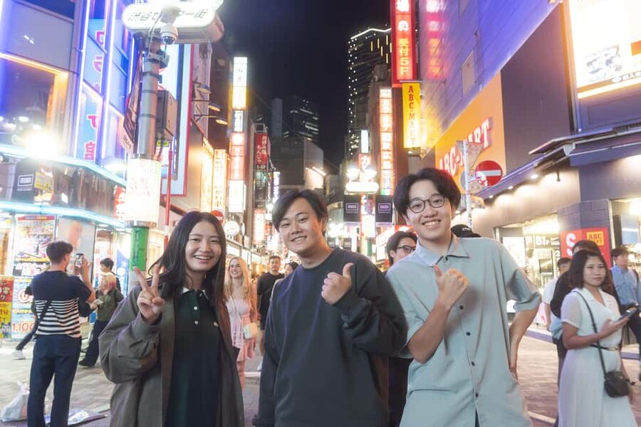 Tokyo: Shibuya Bar-hopping Night tour - Meeting the guide near Shibuya Station