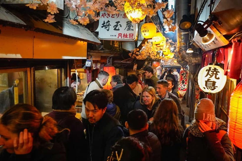 Tokyo: Shinjuku Golden Gai Bar Hopping Night Tour - Why Golden Gai is easier with a local guide