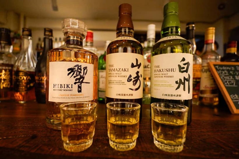 Tokyo: Shinjuku Golden Gai Bar Hopping Night Tour - A Japanese whisky tasting with three different styles