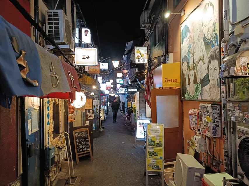 Tokyo: Shinjuku Golden Gai Bar Hopping that only locals know - Should you book the Golden Gai bar hop?