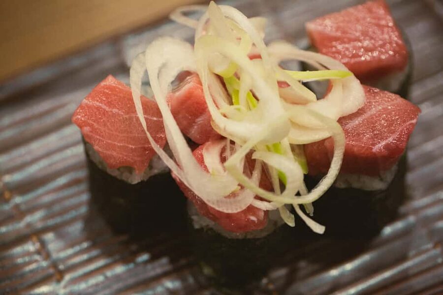 Tokyo: Shinjuku Izakaya and Golden Gai Bar Hopping Tour (2h) - Key points at a glance