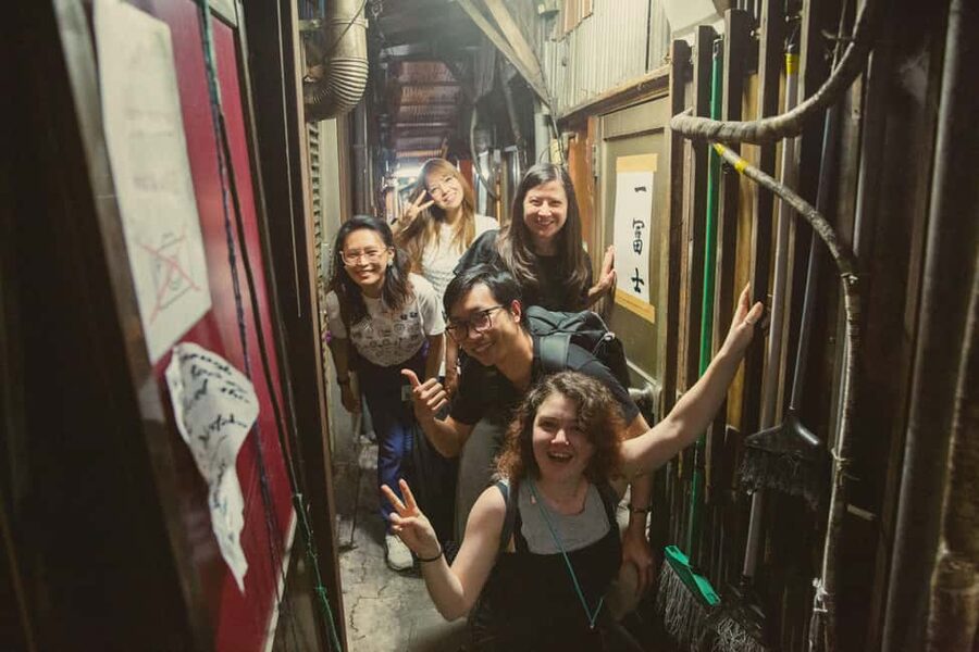 Tokyo: Shinjuku Izakaya and Golden Gai Bar Hopping Tour (2h) - Golden Gai and its tiny bars
