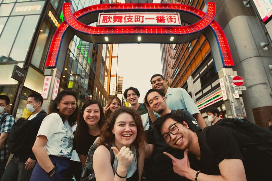 Tokyo: Shinjuku Izakaya and Golden Gai Bar Hopping Tour (2h) - What the $96 price really covers