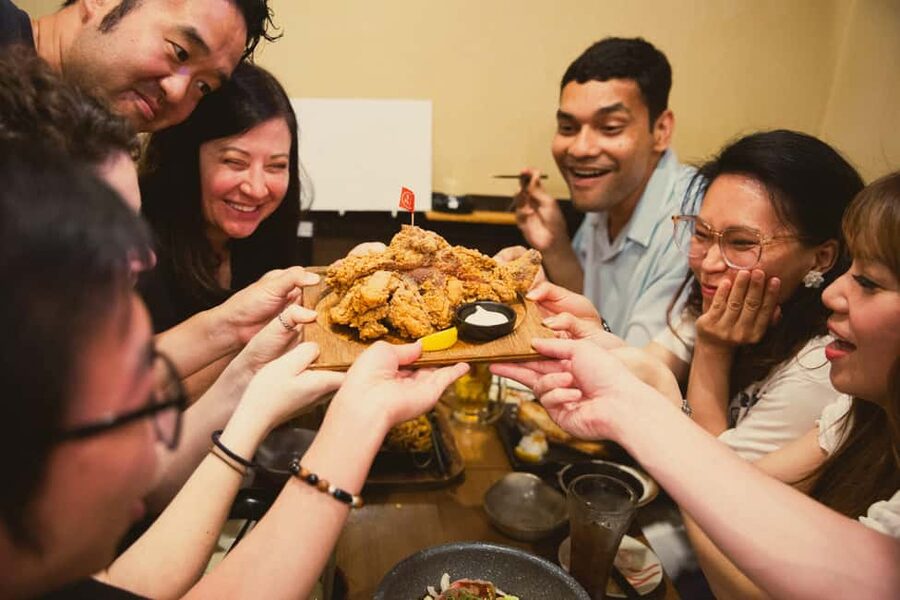Tokyo: Shinjuku Izakaya and Golden Gai Bar Hopping Tour (2h) - Who will enjoy this Shinjuku night